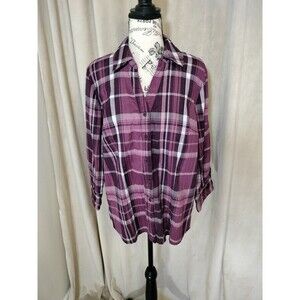 Croft & Barrow Women's Plum Plaid 3/4 Sleeve Button Up Shirt. Size L